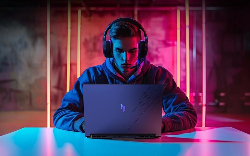 宏碁发布全新掠夺者圣盾7000电竞台机和暗影骑士·V系列游戏本