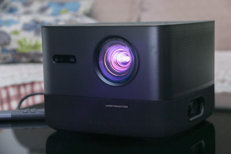 AOC K1S激光投影：4500ANSI不虚标，还豪配帝瓦雷音响，配置很顶！