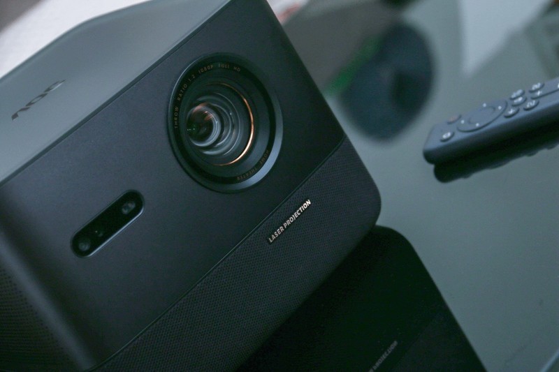 AOC K1S激光投影：4500ANSI不虚标，还豪配帝瓦雷音响，配置很顶！