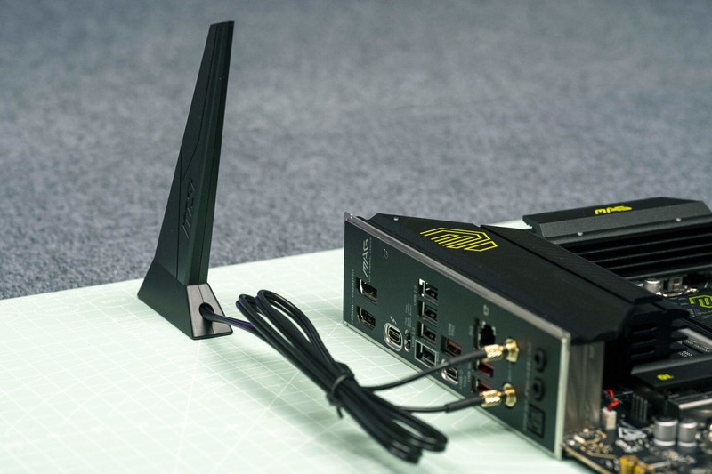 更实惠的酷睿Ultra 200S座驾来了，微星MAG B860M MORTAR WIFI主板开箱