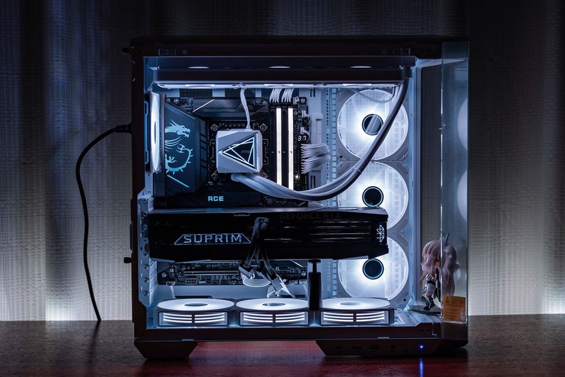 战力超群的六边形战士，微星RTX 5080 SUPRIM超龙SOC深度体验