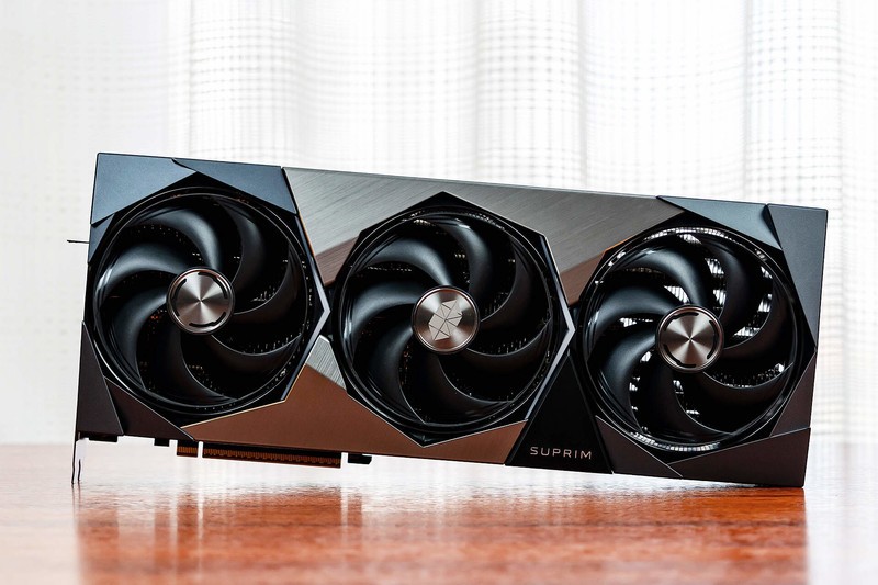 战力超群的六边形战士，微星RTX 5080 SUPRIM超龙SOC深度体验