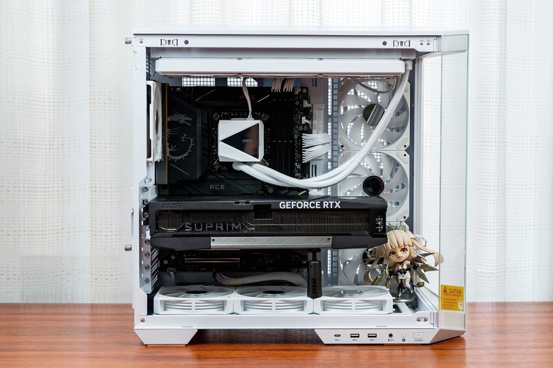 战力超群的六边形战士，微星RTX 5080 SUPRIM超龙SOC深度体验