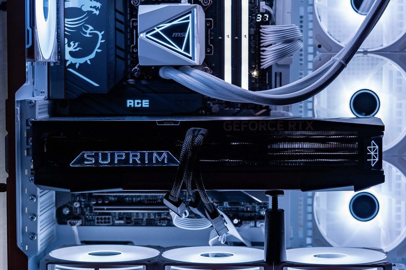 战力超群的六边形战士，微星RTX 5080 SUPRIM超龙SOC深度体验