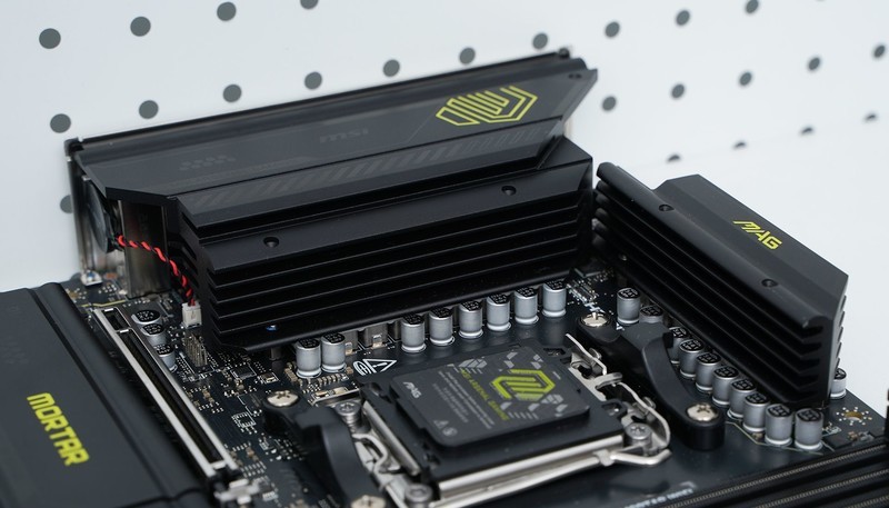 喂饱怪兽R9 9950X3D 微星MAG B850M MORTAR WIFI迫击炮深度评测