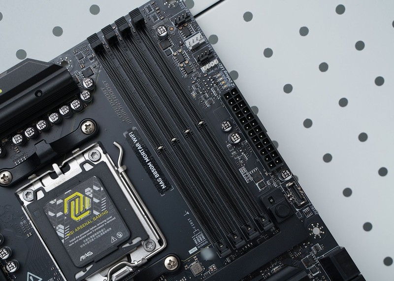 喂饱怪兽R9 9950X3D 微星MAG B850M MORTAR WIFI迫击炮深度评测