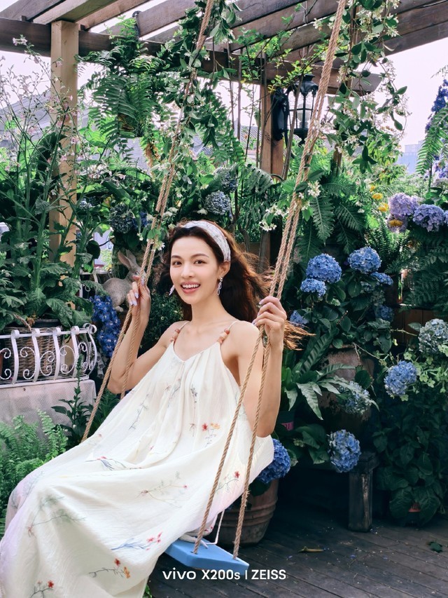 直屏新标杆将立？vivo X200s预热开启，性能黑科技悬念待解