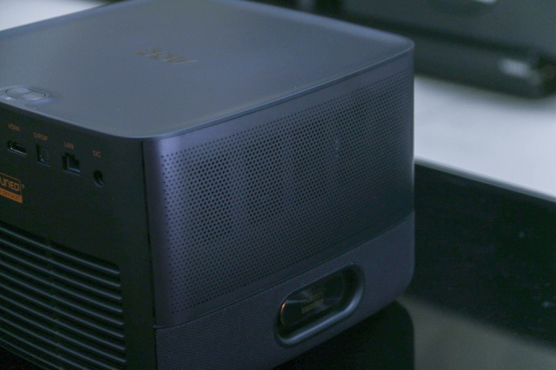 AOC K1S激光投影：4500ANSI不虚标，还豪配帝瓦雷音响，配置很顶！