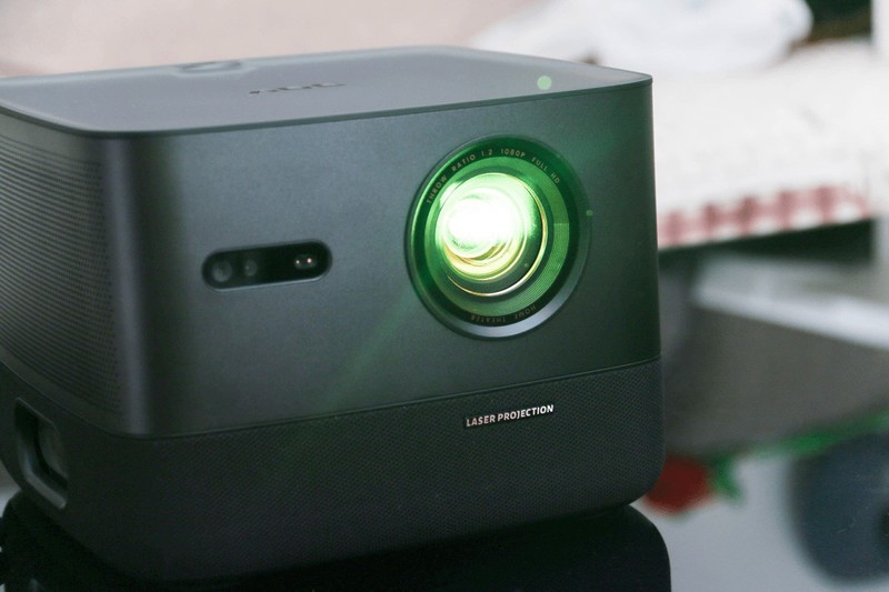 AOC K1S激光投影：4500ANSI不虚标，还豪配帝瓦雷音响，配置很顶！