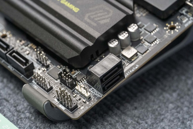 更实惠的酷睿Ultra 200S座驾来了，微星MAG B860M MORTAR WIFI主板开箱