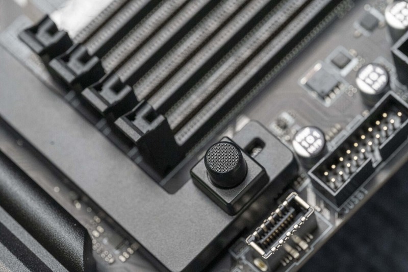 更实惠的酷睿Ultra 200S座驾来了，微星MAG B860M MORTAR WIFI主板开箱