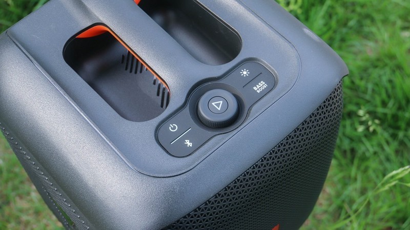 JBL PARTYBOX户外便携音箱：传奇音效，音乐战将，气氛担当