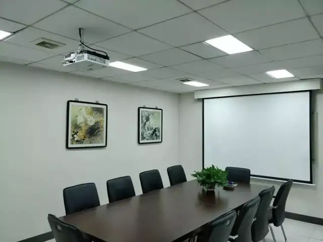 新品办公投影更智能 解决传统会议投影仪痛点