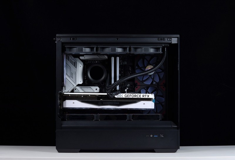 开机看灯效，关机看镜面：全新爱国者星璨岚黑镜机箱+13700KF+4070Ti装机