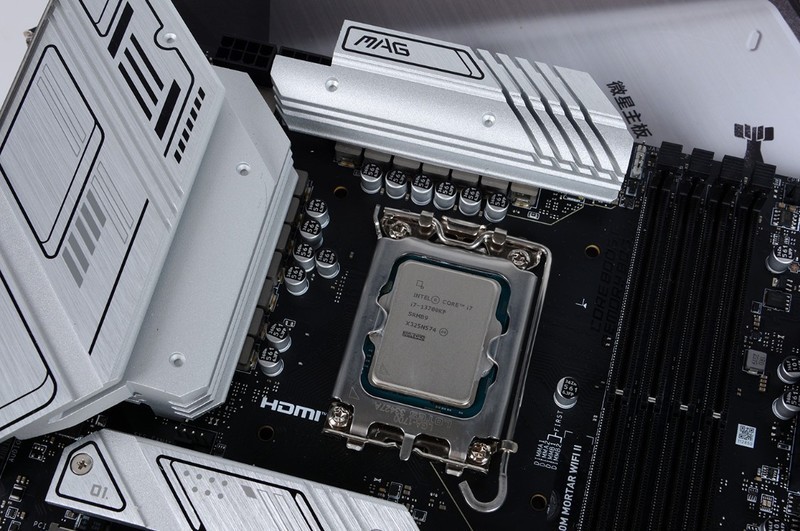 开机看灯效，关机看镜面：全新爱国者星璨岚黑镜机箱+13700KF+4070Ti装机