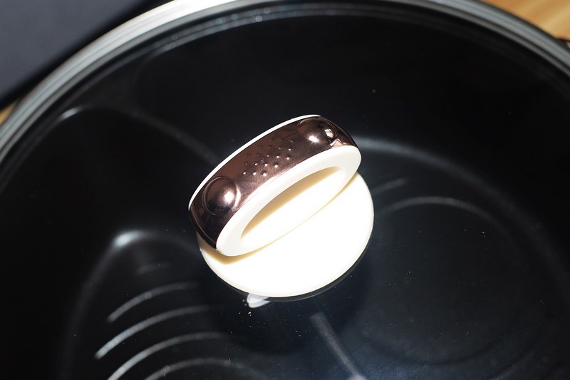 一锅两味，尽享美味 LEGUS雷格斯分区独立控温鸳鸯电火锅