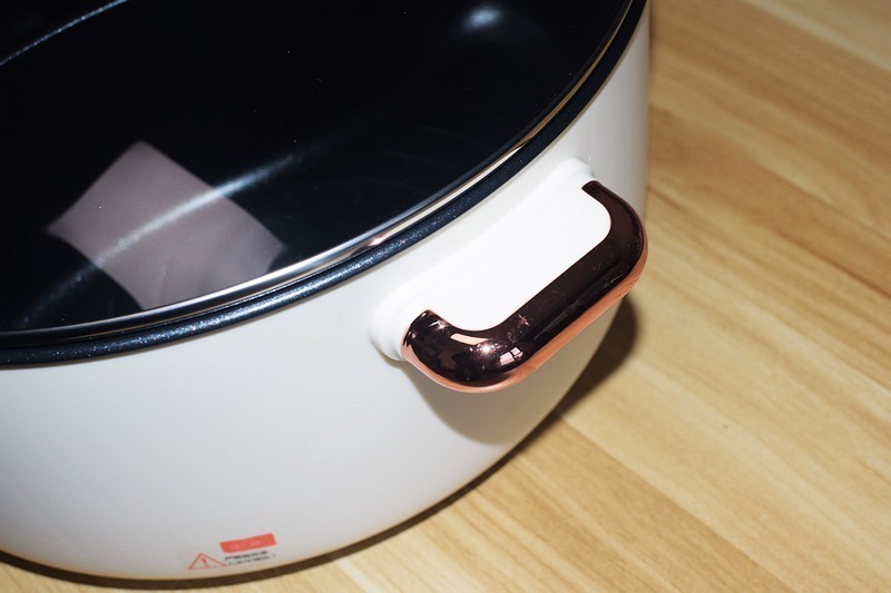 一锅两味，尽享美味 LEGUS雷格斯分区独立控温鸳鸯电火锅