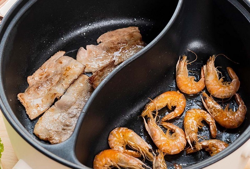 一锅两味，尽享美味 LEGUS雷格斯分区独立控温鸳鸯电火锅