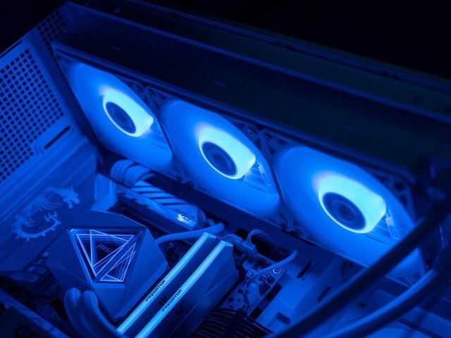 9800X3D好搭档，微星MPG X870E EDGE TI WIFI刀锋钛主板测评