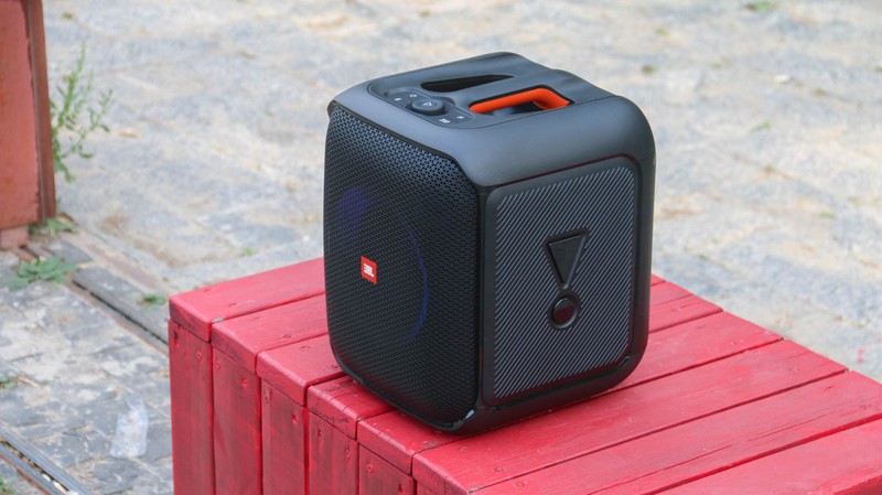 JBL PARTYBOX户外便携音箱：传奇音效，音乐战将，气氛担当