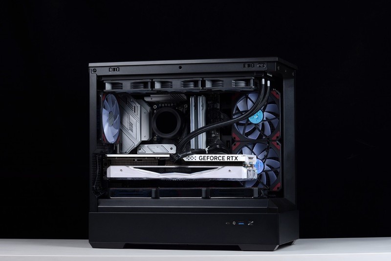 开机看灯效，关机看镜面：全新爱国者星璨岚黑镜机箱+13700KF+4070Ti装机