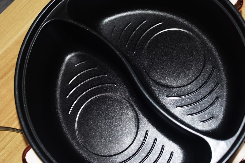 一锅两味，尽享美味 LEGUS雷格斯分区独立控温鸳鸯电火锅