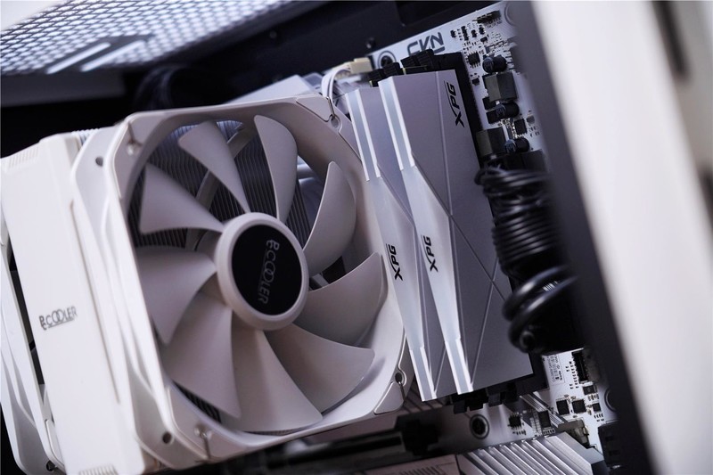 新机分享，能玩游戏能办公，七彩虹CVN Z690M主板这个“地基”不错