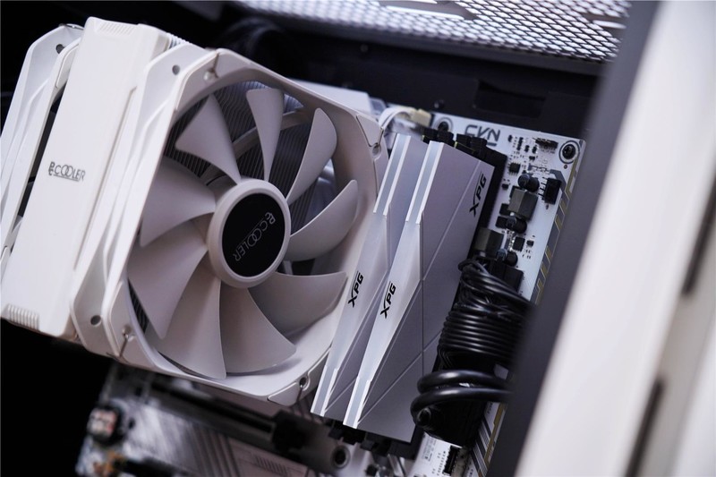 新机分享，能玩游戏能办公，七彩虹CVN Z690M主板这个“地基”不错