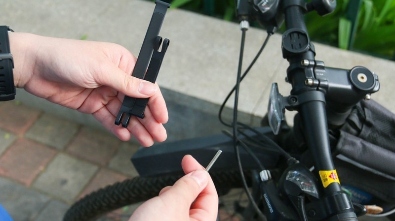 迈极炫RN3000自行车灯：3000流明、62小时续航，还能当充电宝