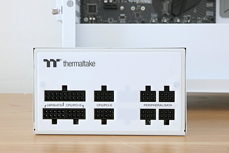 夏日将至宜清凉，Tt钢影·透E-ATX海景房纯白机箱装机体验来了