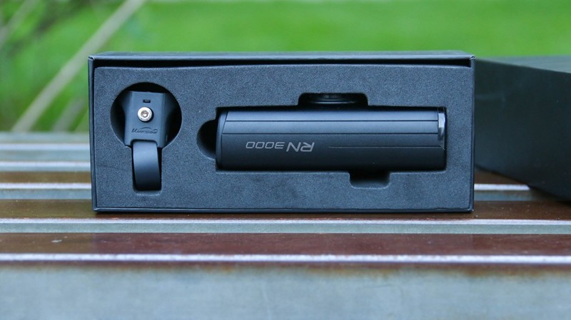 迈极炫RN3000自行车灯：3000流明、62小时续航，还能当充电宝