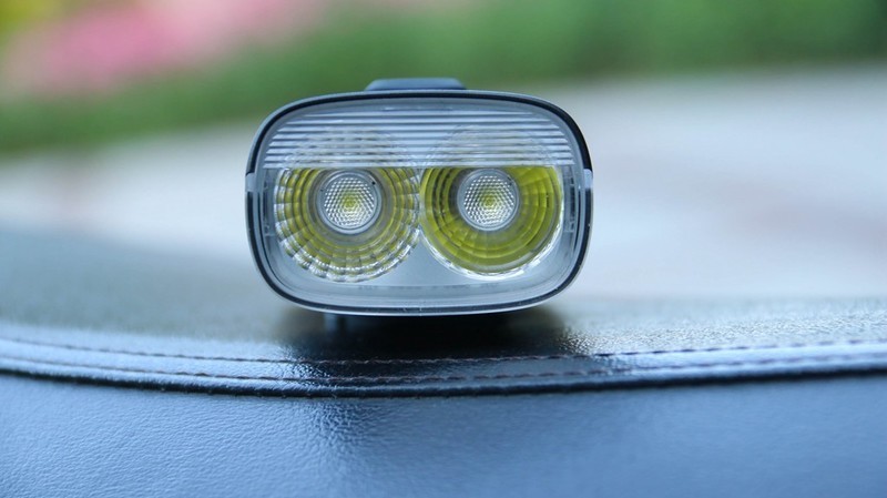 迈极炫RN3000自行车灯：3000流明、62小时续航，还能当充电宝