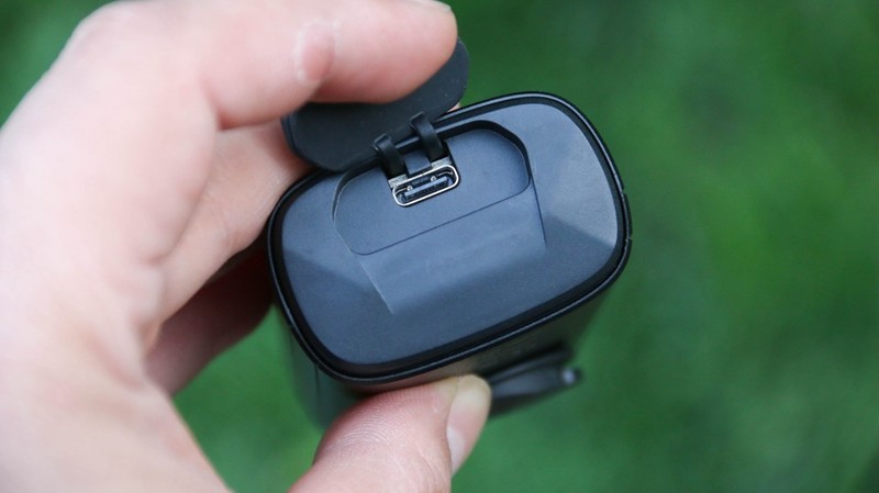 迈极炫RN3000自行车灯：3000流明、62小时续航，还能当充电宝