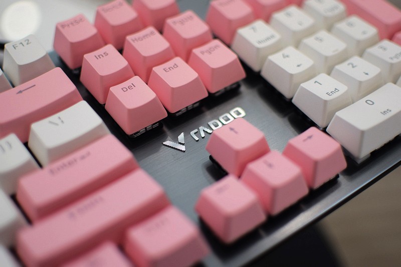 自主银轴防尘防水 雷柏V530防水背光游戏机械键盘