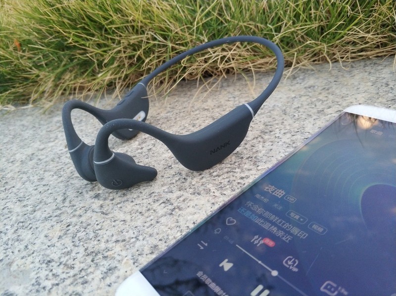 一路享受不间断的音乐乐趣，南.卡Runner Pro4骨传导耳机