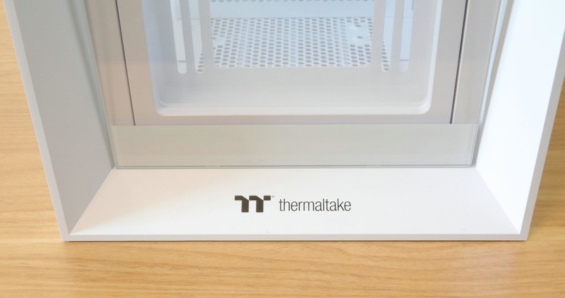 夏日将至宜清凉，Tt钢影·透E-ATX海景房纯白机箱装机体验来了