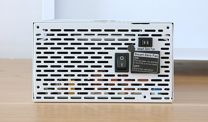 夏日将至宜清凉，Tt钢影·透E-ATX海景房纯白机箱装机体验来了