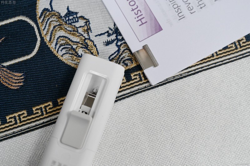 文件装订的好装备，一推就搞定，米家咔咔爽推夹器上手