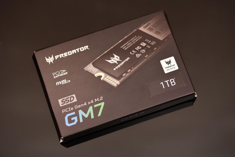 从性能到温度！树立长江存储新标准，宏碁掠夺者GM7全方面评测！