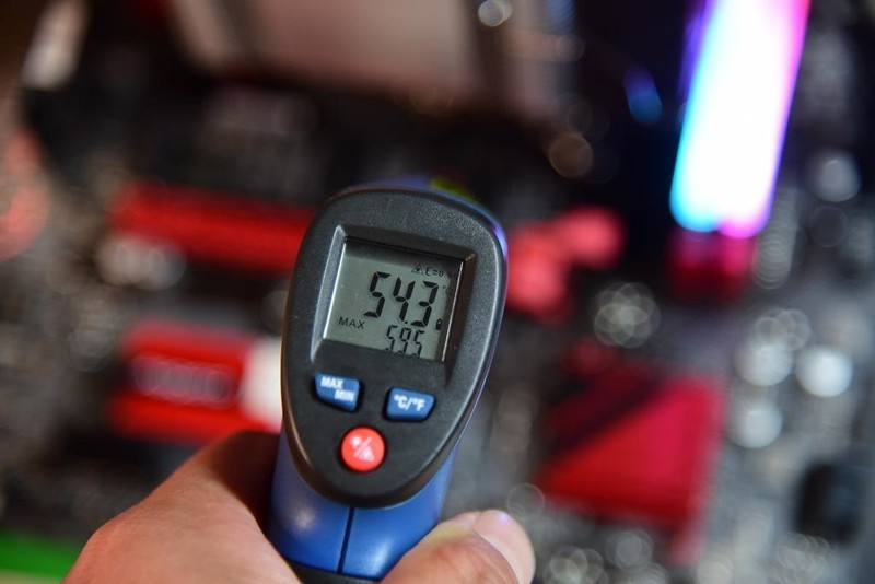 从性能到温度！树立长江存储新标准，宏碁掠夺者GM7全方面评测！