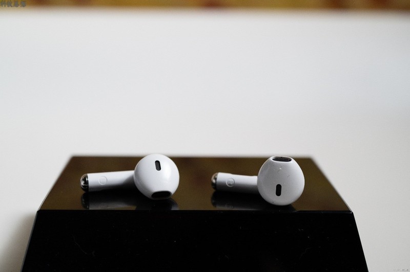 灵巧的百元音乐耳机，续航超长自带APP，灵野T2体验