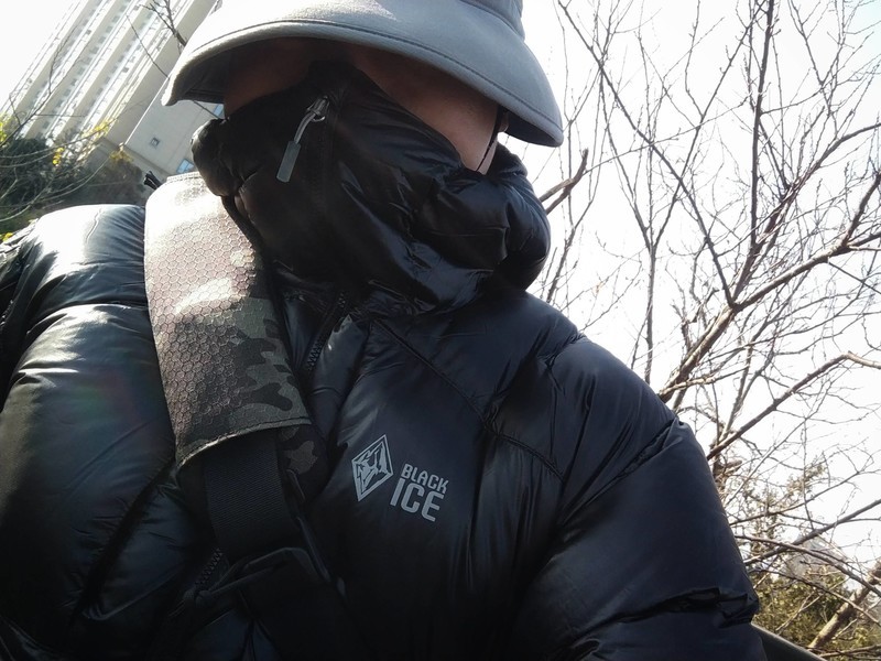 极轻极暖极具性价比：黑冰冬季新款900蓬羽绒服