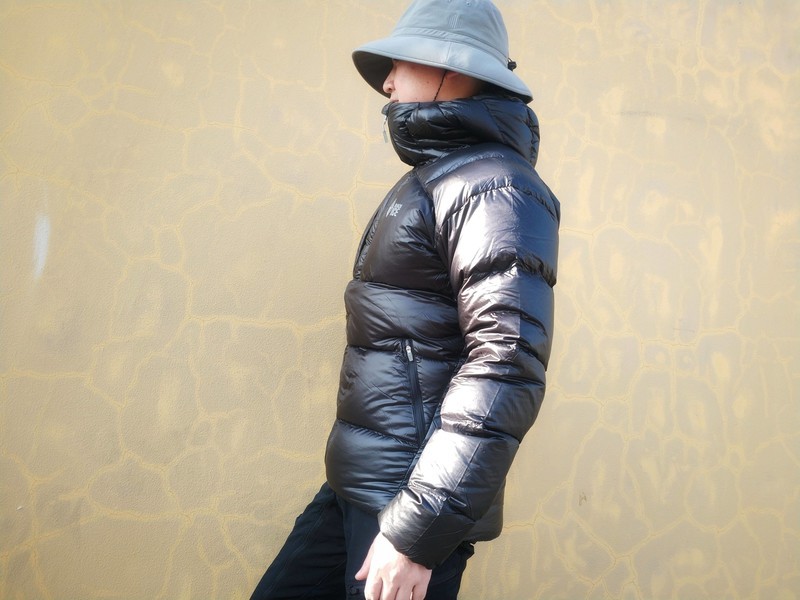 极轻极暖极具性价比：黑冰冬季新款900蓬羽绒服