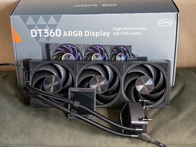 八年质保，一个顶两，超频三银翼DT360水冷首发测评