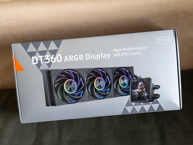 八年质保，一个顶两，超频三银翼DT360水冷首发测评