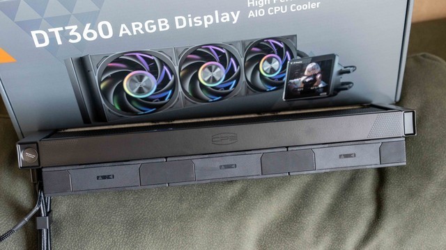 八年质保，一个顶两，超频三银翼DT360水冷首发测评