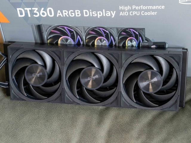 八年质保，一个顶两，超频三银翼DT360水冷首发测评