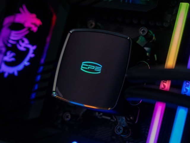 八年质保，一个顶两，超频三银翼DT360水冷首发测评