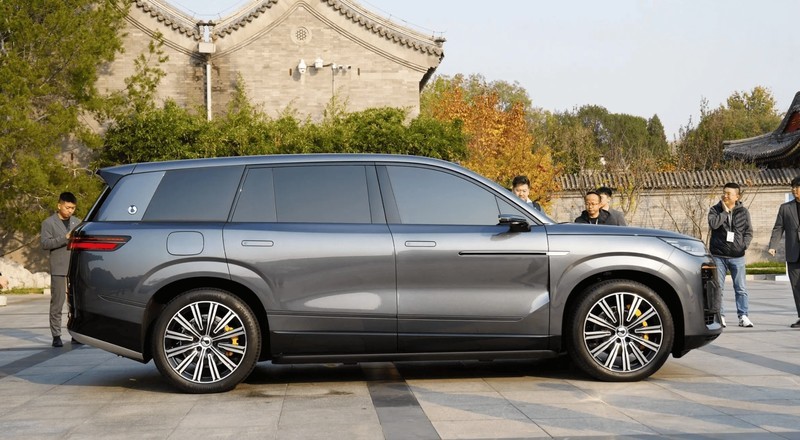 鱼钩测试进入超高速时代，腾势N9以160km/h重新定义安全标杆