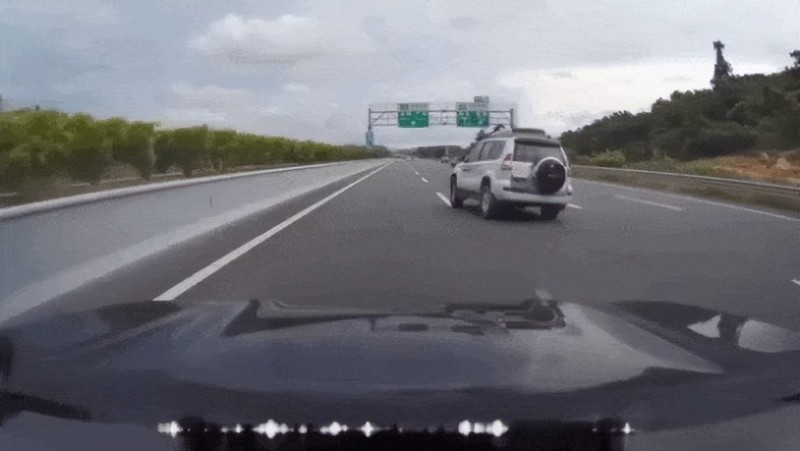 鱼钩测试进入超高速时代，腾势N9以160km/h重新定义安全标杆